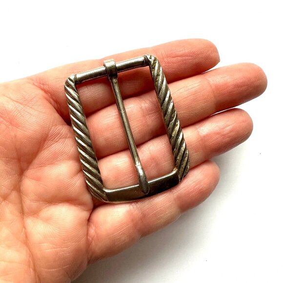 1pc Vintage 90's Belt Buckle, Large distressed silver tone buckle. 45mm x 35mm - Picture 5 of 7